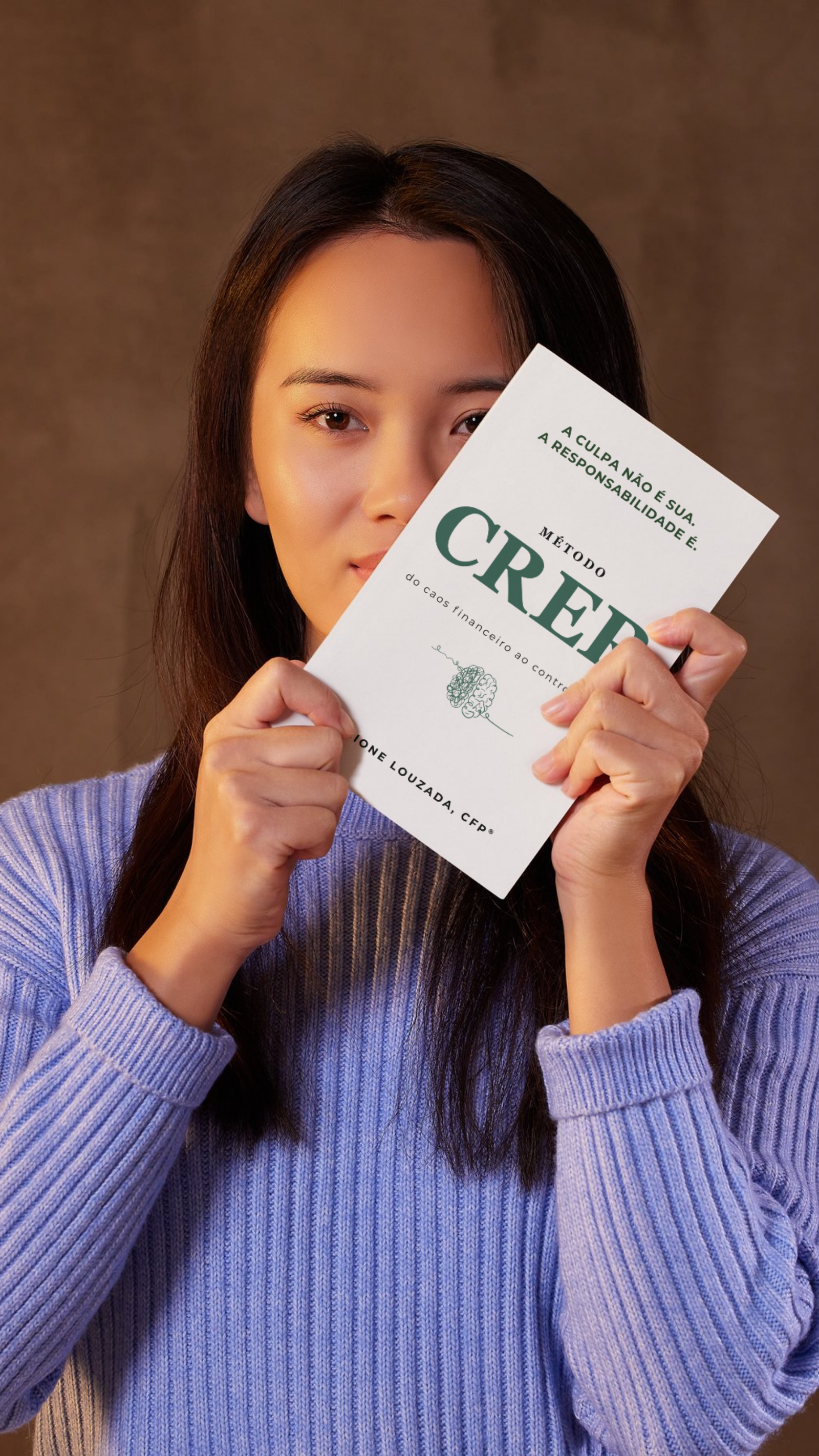 Leitora com o livro Método CRER²
